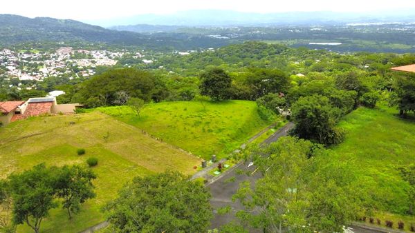 Lote Premium en Hacienda Los Bambúes - Brasil Santa Ana, Hacienda Los Bambues, Unnamed Road, San José Province, Mora, Cuesta Achiotal, Costa Rica — foto 1 de 5