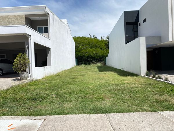 Se Vende Lote #88 en Condominio Lusso - Santa Ana, Condominio Lusso, Calle Los Orozco, San José Province, Pozos, Costa Rica — photo 1 of 5