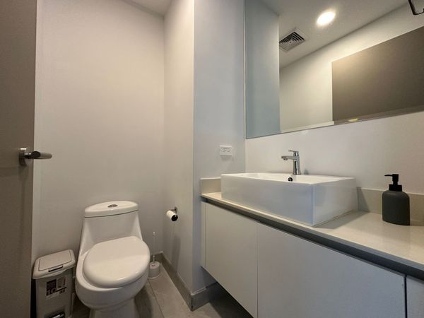 Apartamento amueblado en alquiler – 2 habitaciones  - condominio boutique 240m² Piso 4, Senderos de Chircá, San José Province, Escazu, Costa Rica — foto 5 de 5