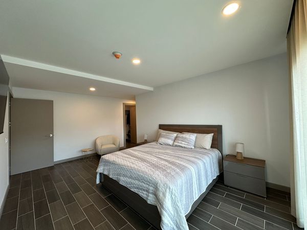 Apartamento amueblado en alquiler – 2 habitaciones  - condominio boutique 240m² Piso 4, Senderos de Chircá, San José Province, Escazu, Costa Rica — foto 3 de 5