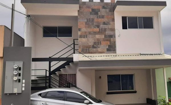 Oportunidad de Inversión Inmobiliaria / 3 Apartamentos generando ganancias, Sabanilla, San José, Costa Rica — foto 1 de 5