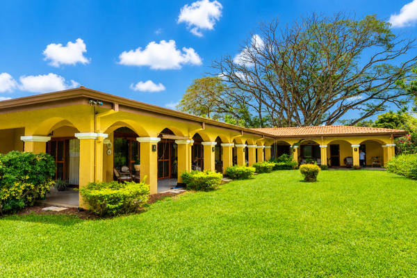 HERMOSA PROPIEDAD CON DOS CASAS, San José Province, Ciudad Colón, Costa Rica — photo 1 of 5