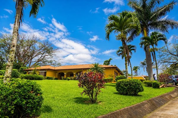 HERMOSA PROPIEDAD CON DOS CASAS, San José Province, Ciudad Colón, Costa Rica — photo 5 of 5