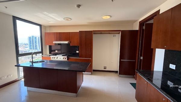APARTAMENTO LUJOSO EN VENTA, SAN JOSÉ, LA SABANA, ESTADIO NACIONAL, San José Province, San José, Sabana, Costa Rica — photo 1 of 5