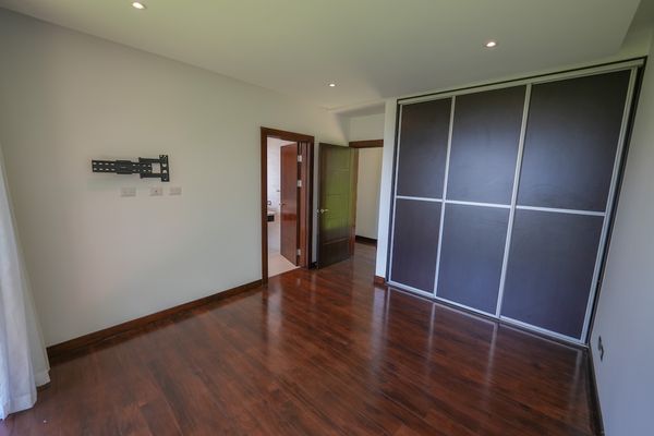 Venta y Alquiler de Residencia de Lujo en Condominio Montaña del Sol, Piedades de Santa Ana, San José Province, Santa Ana, Costa Rica — photo 2 of 5