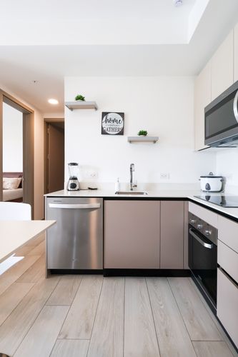 Venta de apartamento totalmente amueblado en Condominio Núcleo Sabana, Calle 46, San José, San José, Costa Rica — foto 3 de 4